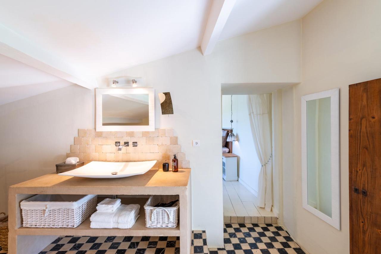 Maison D'Hotes Les Caroubiers Montsegur-sur-Lauzon Bagian luar foto